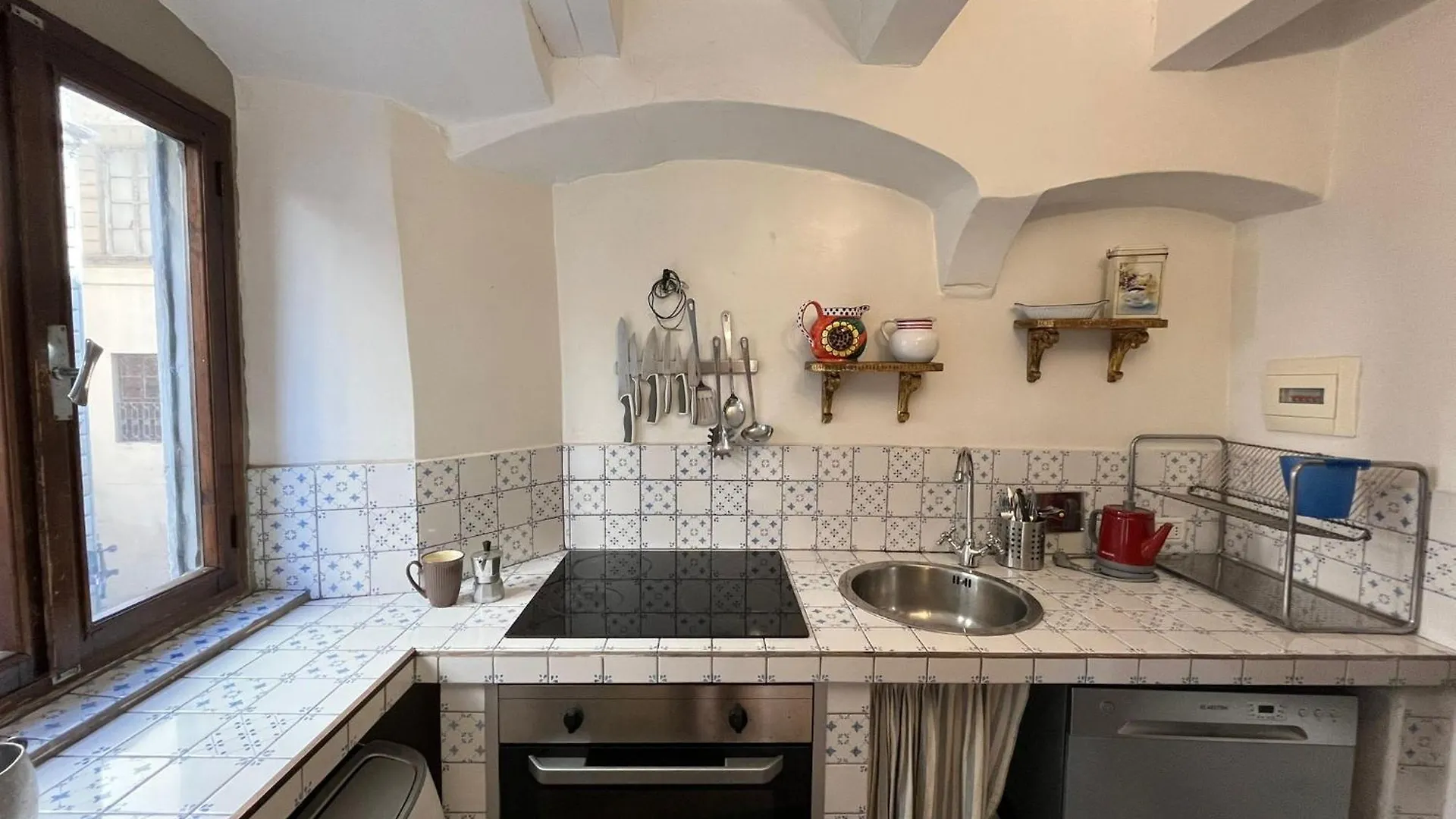 Santo Spirito Historic Studio Apartment Florence