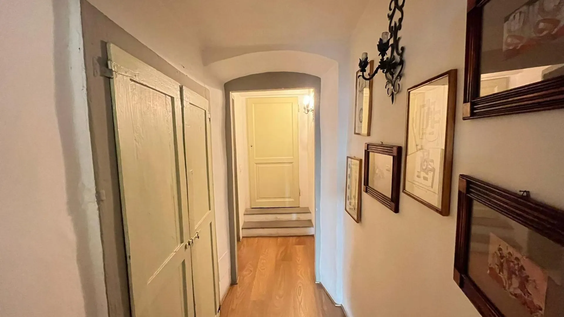 Santo Spirito Historic Studio Apartment Florence
