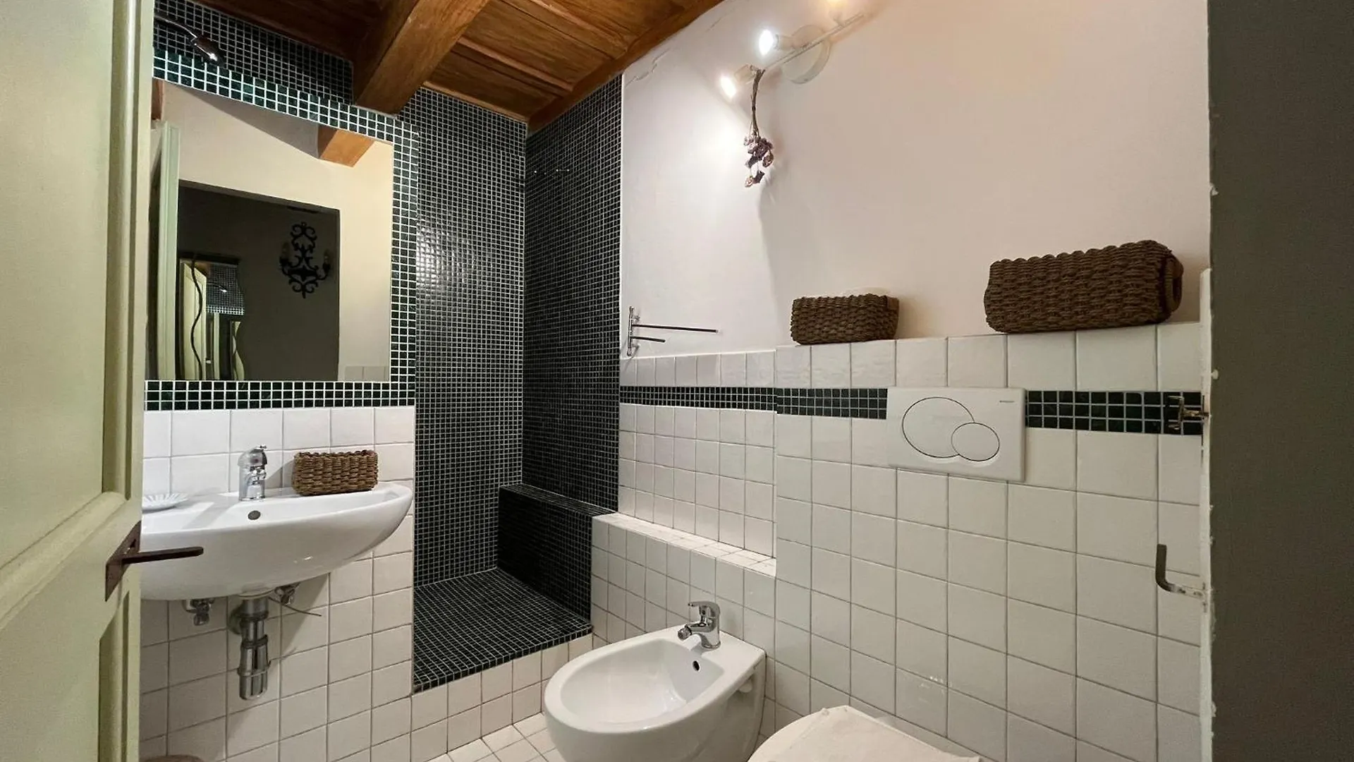 Santo Spirito Historic Studio Apartment Florence Italy